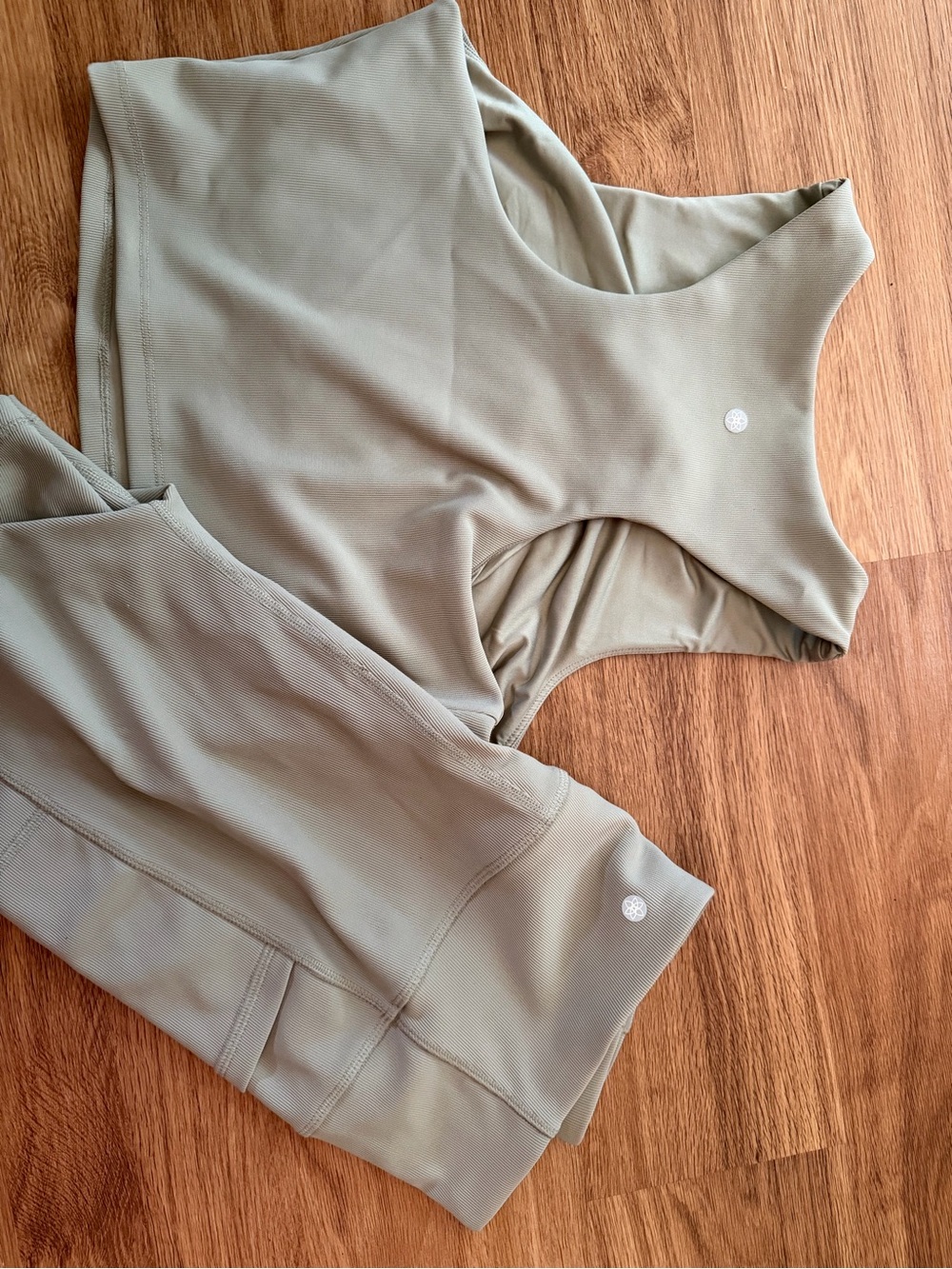 High-Waist Performance Leggings Shorts in Sage Green - Picture 2 of 4
